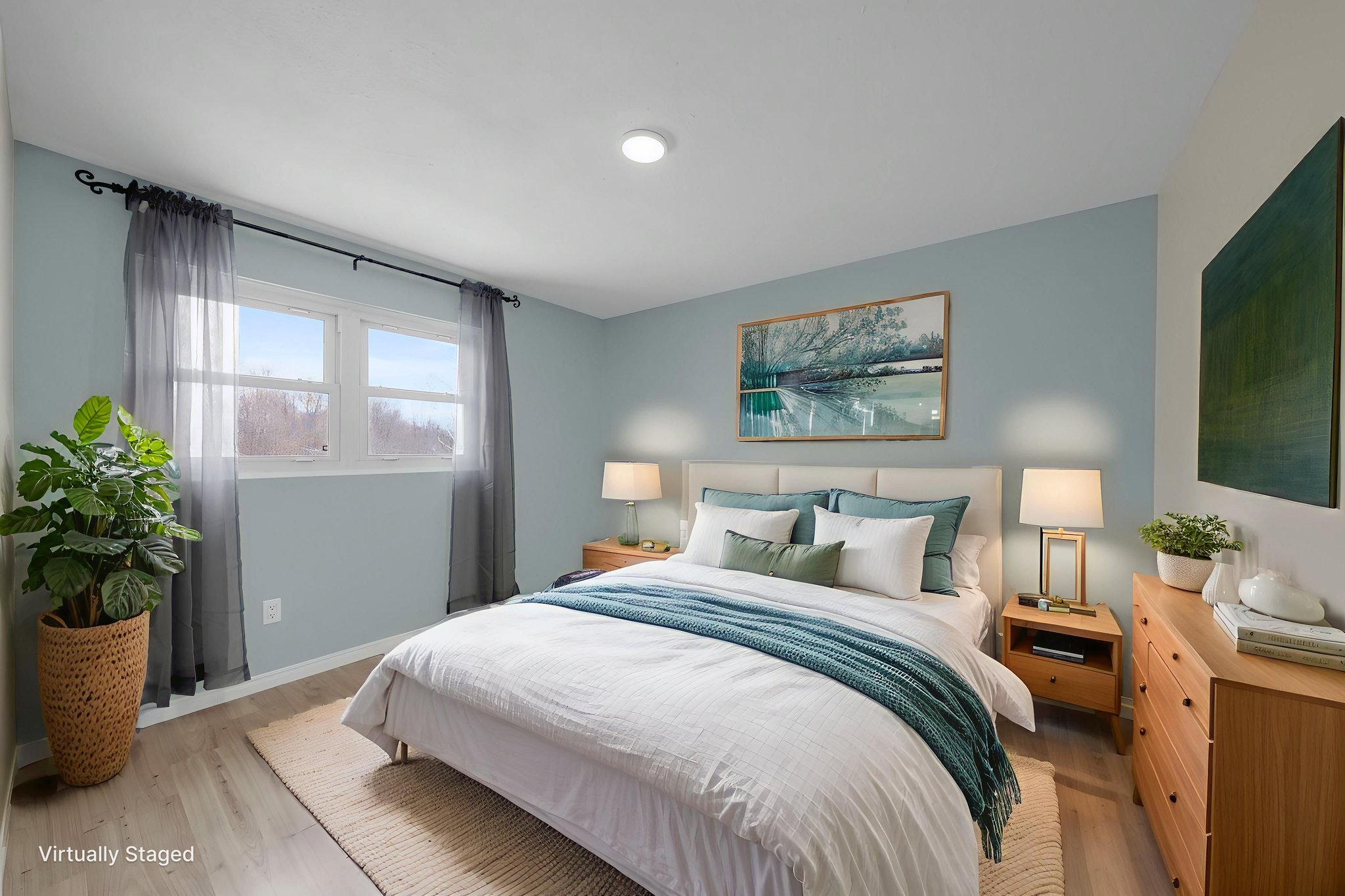 DSC00774 virtually staged.jpeg