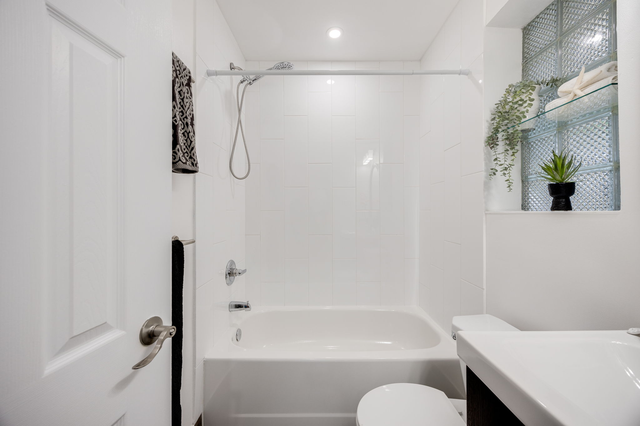 Ajax property showcase — delivered property photograph 32