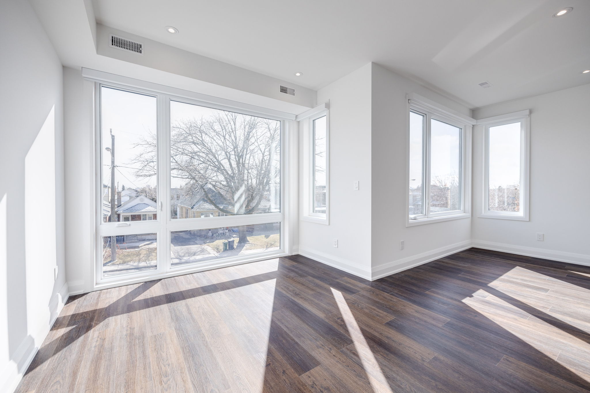 Toronto property showcase — delivered property photograph 16