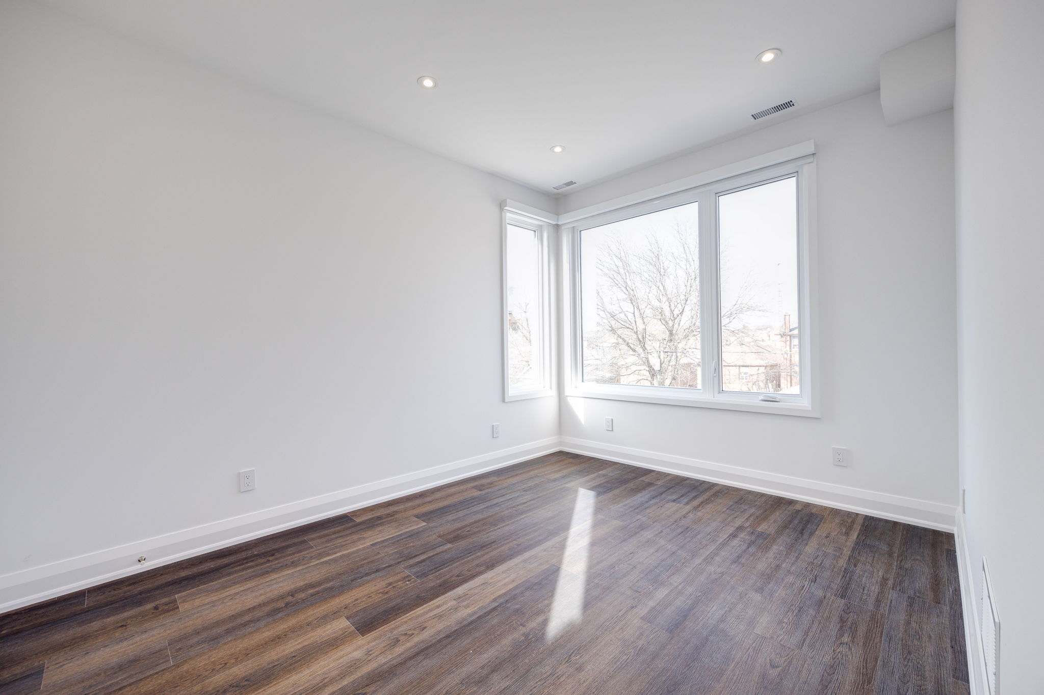 Toronto property showcase — delivered property photograph 23