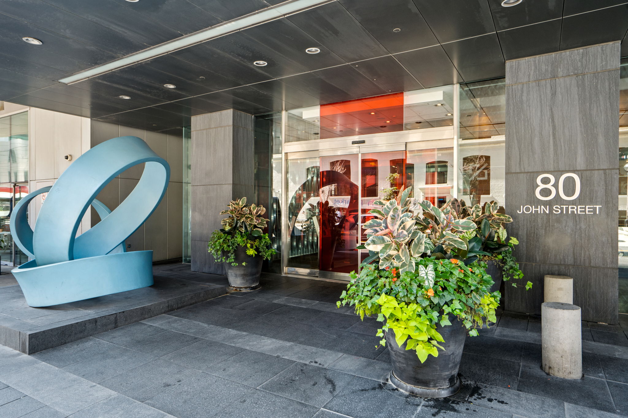 80 John St Unit 1212 Toronto, ON M5V 3X4