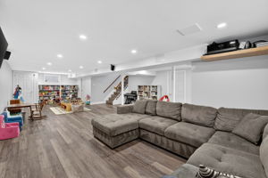  Photo 48
