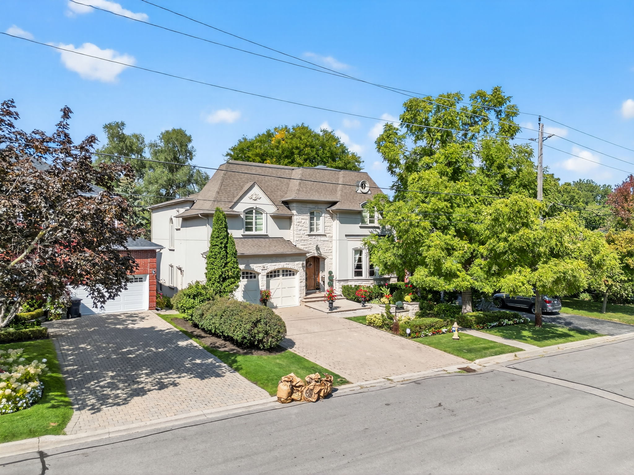 80 Owen Blvd Toronto, ON M2P 1G3