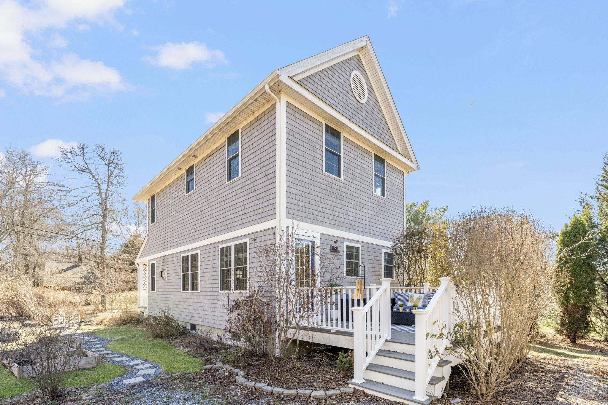  Photo 44