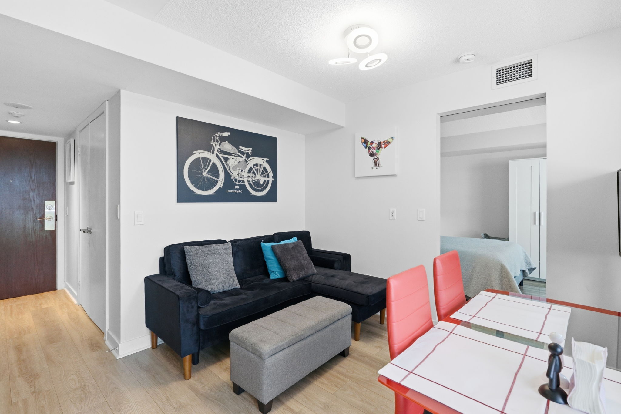 Property in Toronto — delivered property photograph 7