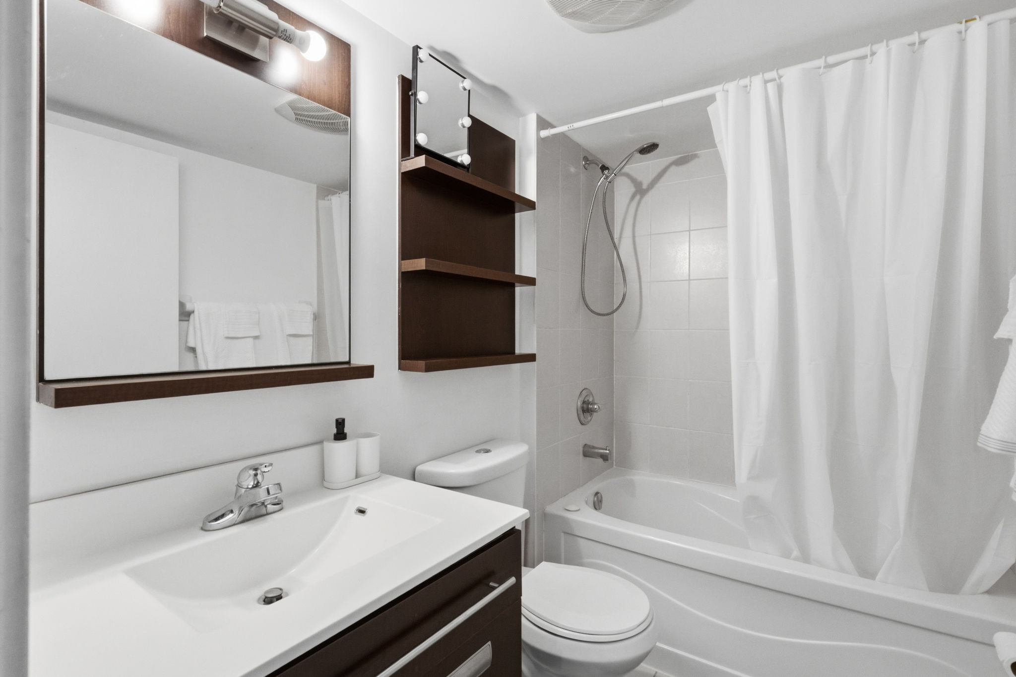 Property in Toronto — delivered property photograph 14