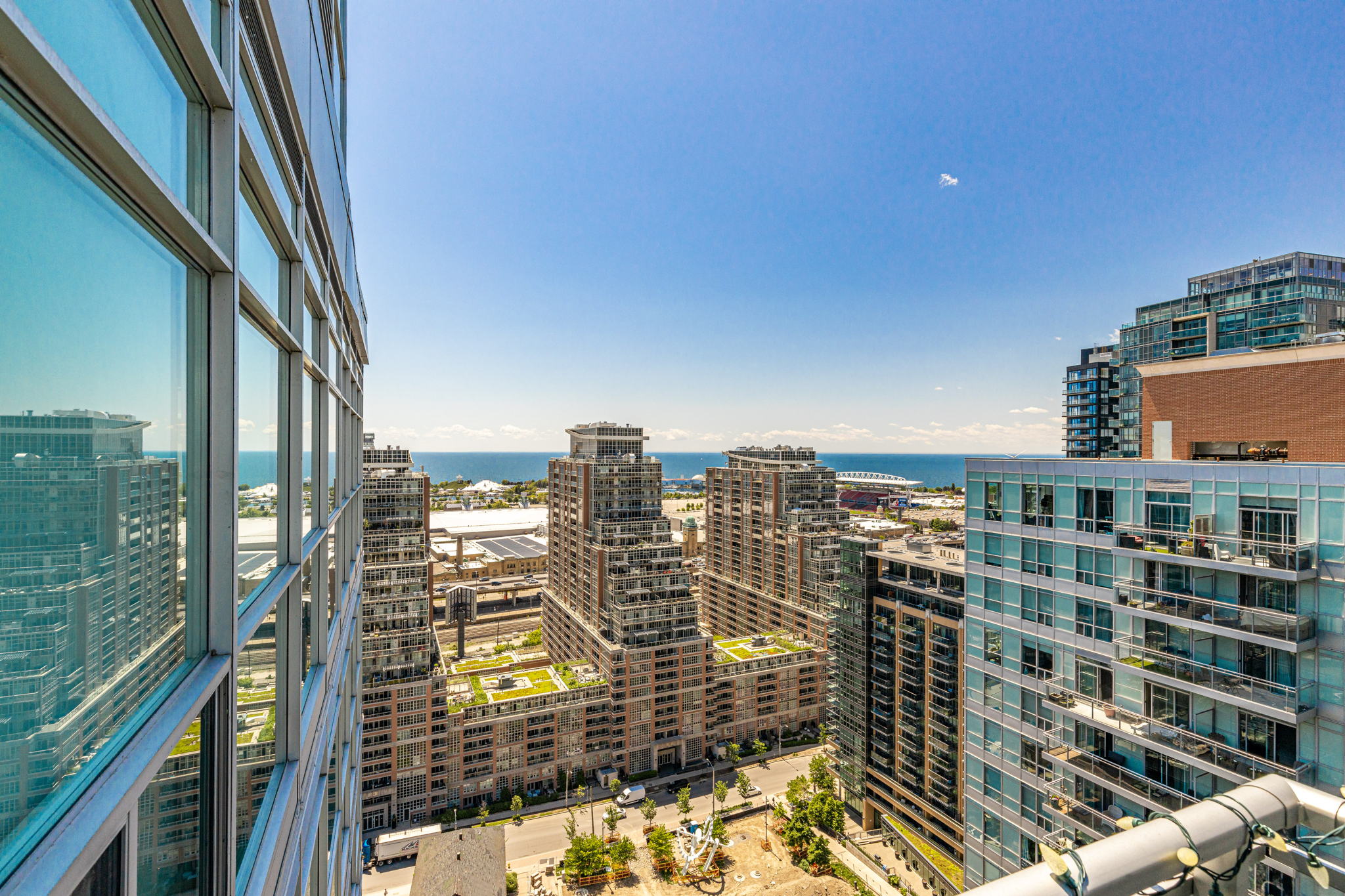 Toronto property showcase — delivered property photograph 40