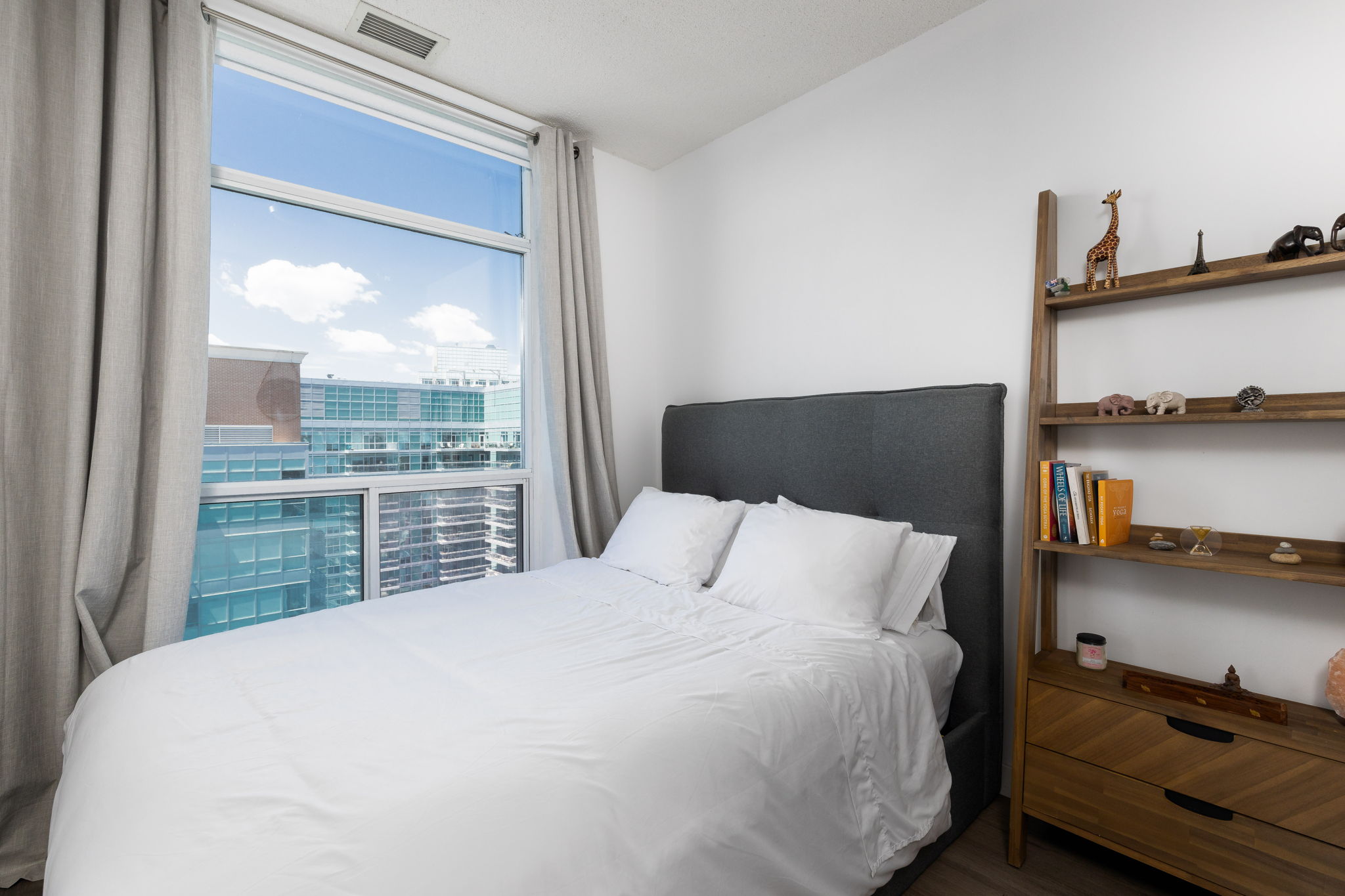 Toronto property showcase — delivered property photograph 9