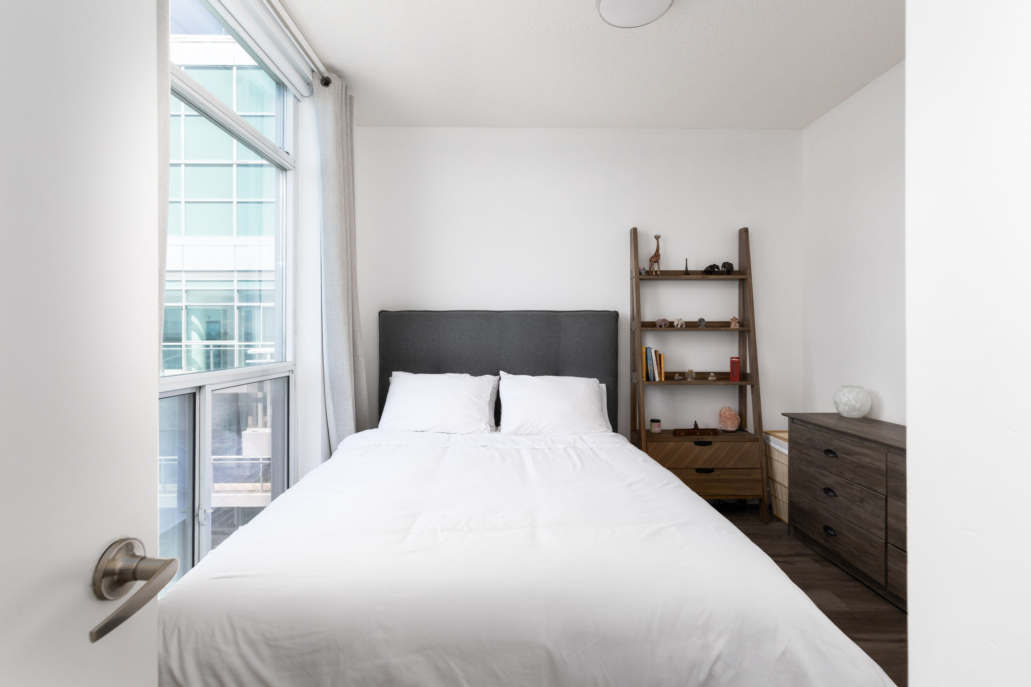 Toronto property showcase — delivered property photograph 8