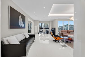 80 Yorkville Ave 1602, Toronto ON