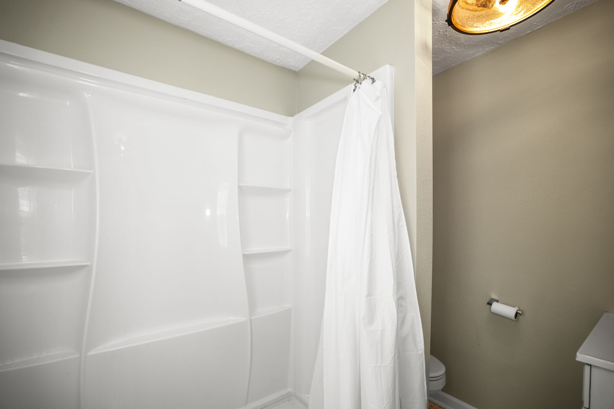 ADU Lower Bathroom - 495A0133