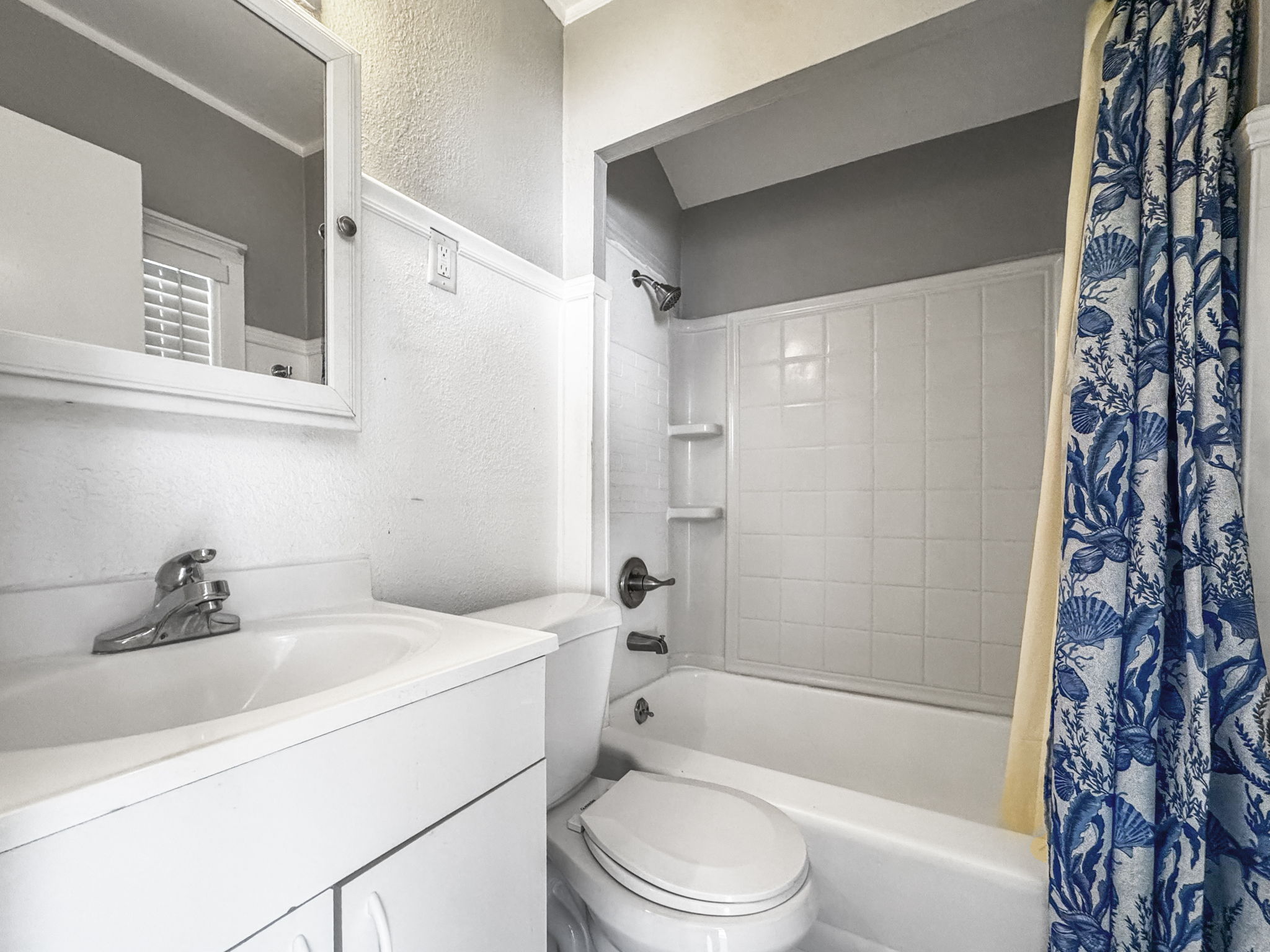 ADU Upper Bathroom - IMG_3517