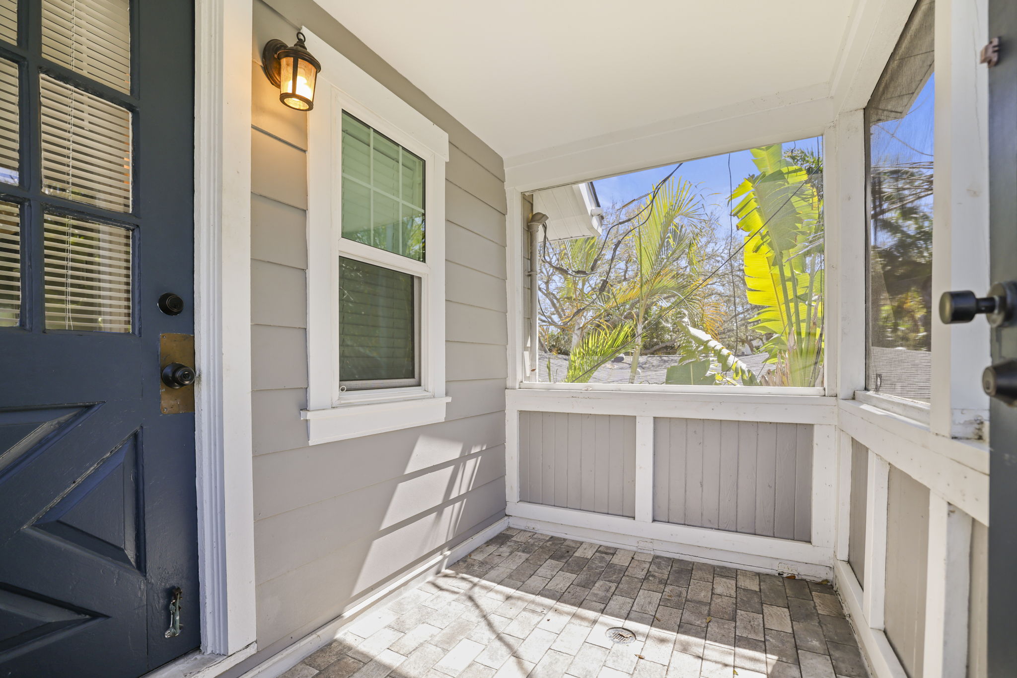 ADU Upper Ext Front Door - 495A0161