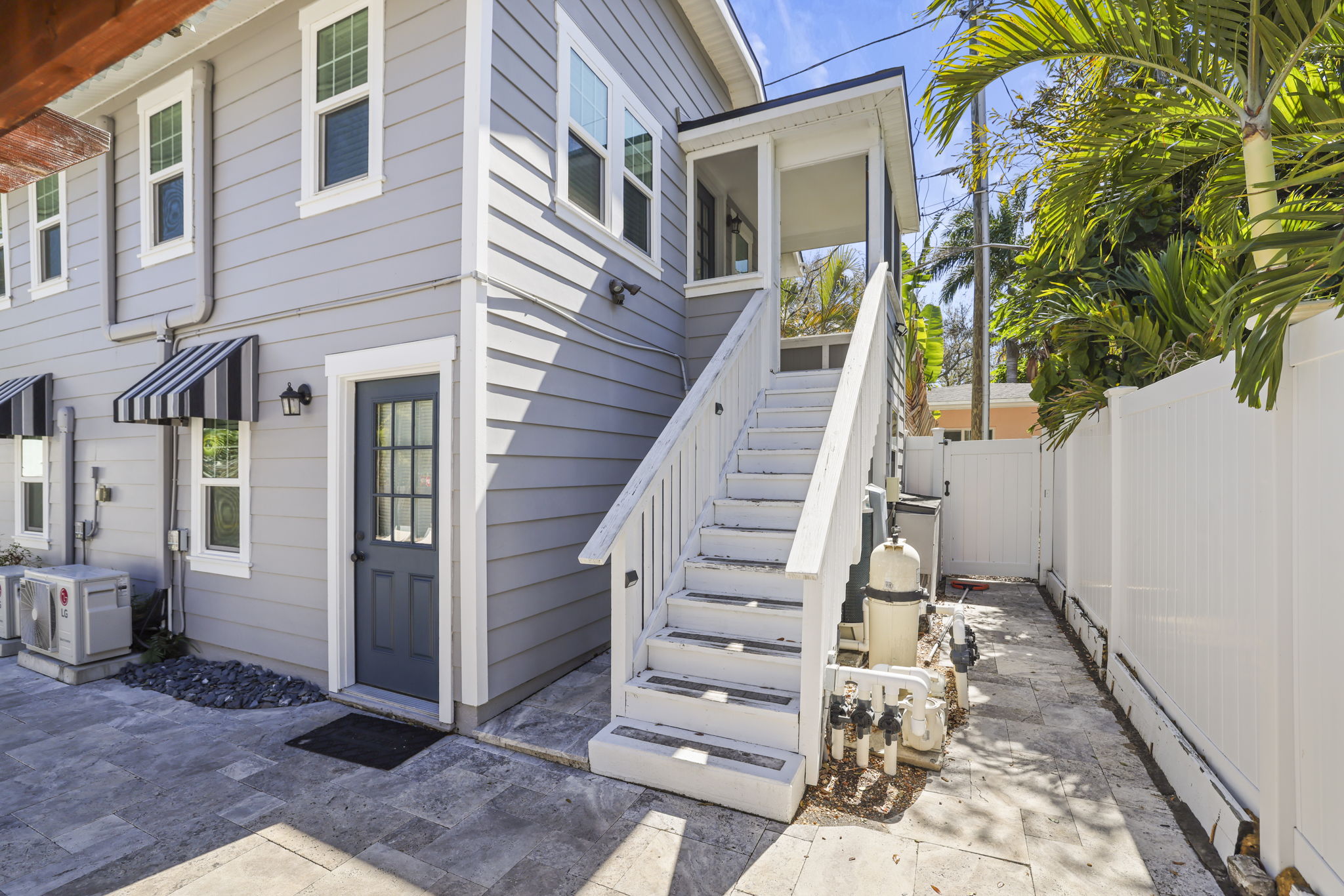 ADU Upper Front Door - 495A0116