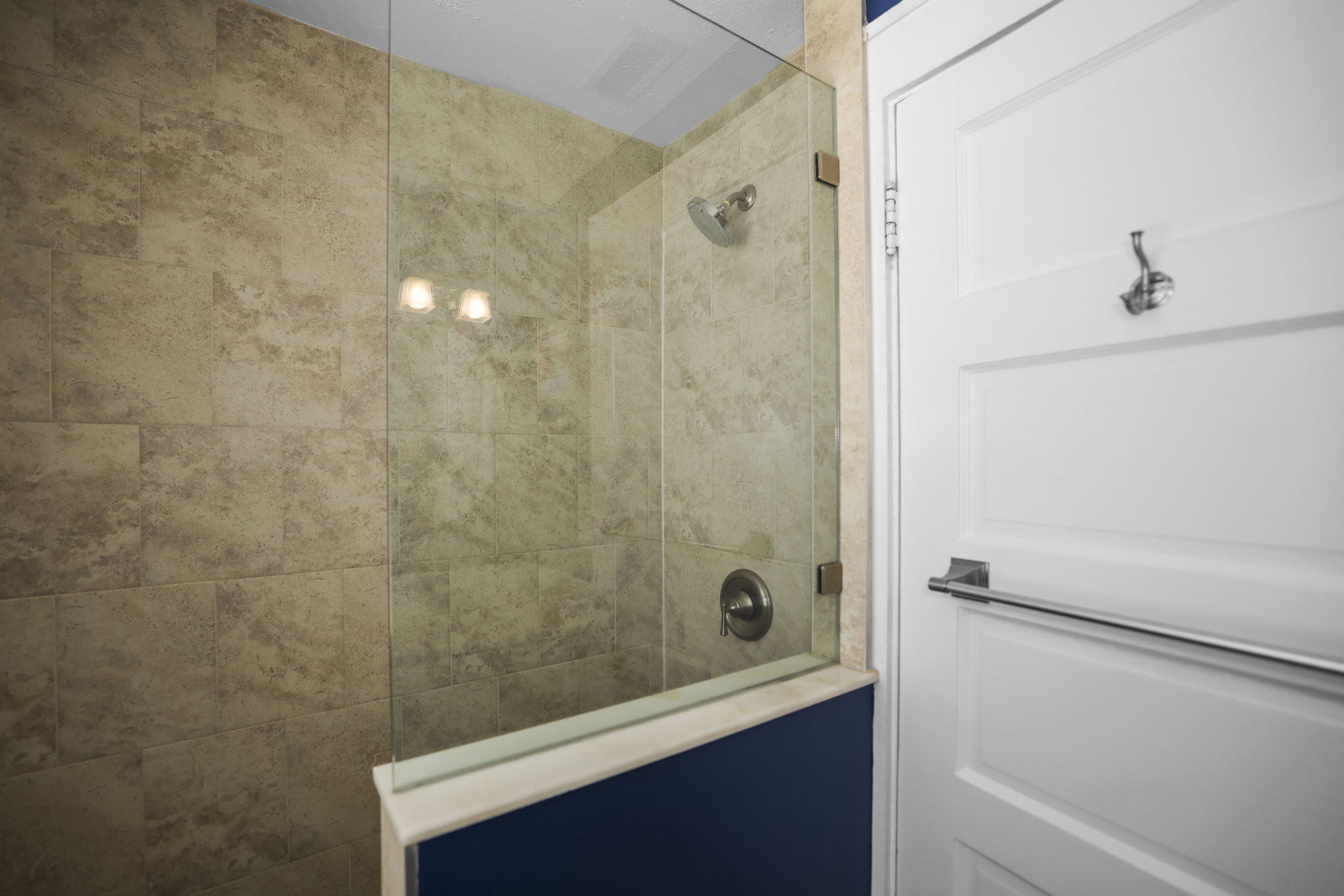 Bathroom 2 - 495A0035
