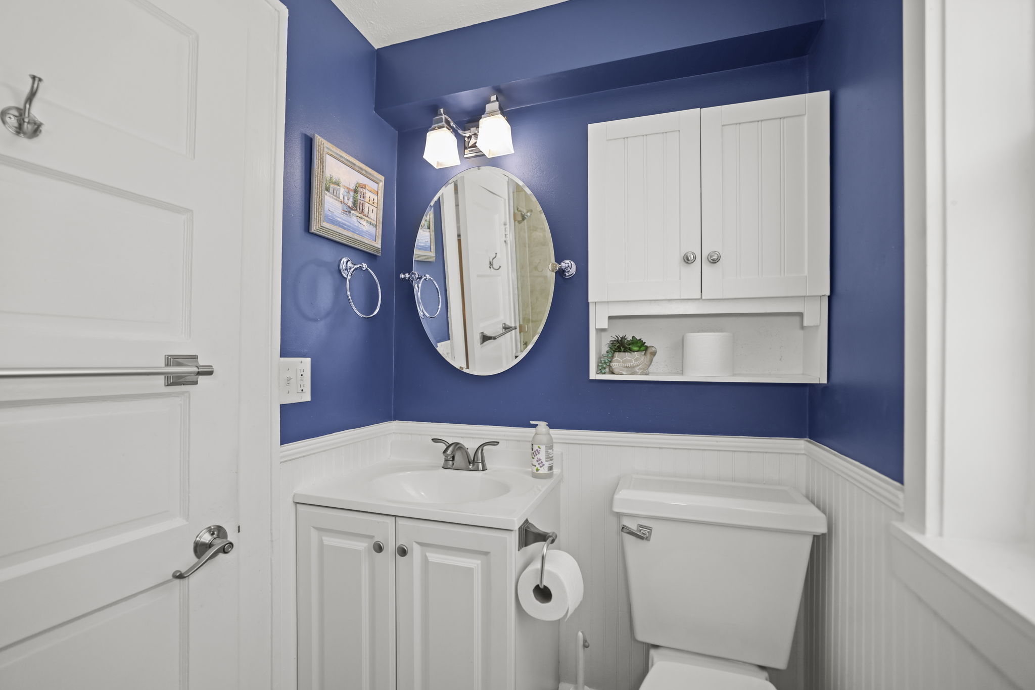 Bathroom 2 - 495A0037