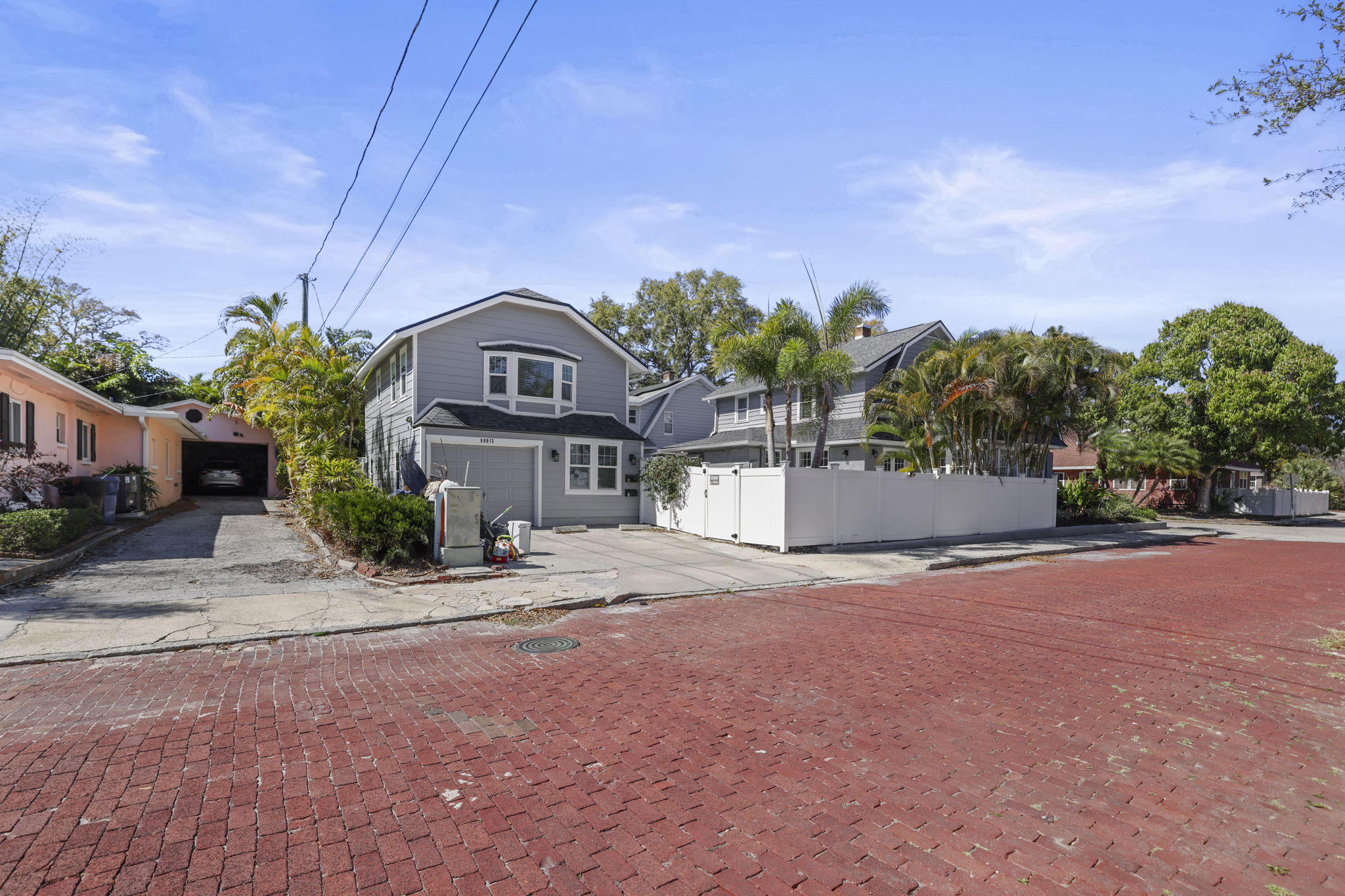 Ext Garage - 495A0169