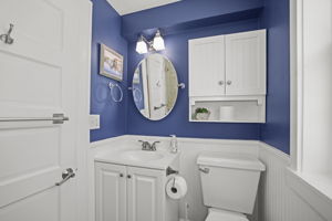 Bathroom 2 - 495A0037