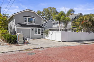 Ext Garage - 495A0171