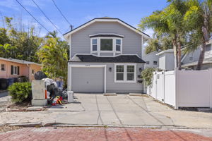 Ext Garage - 495A0172