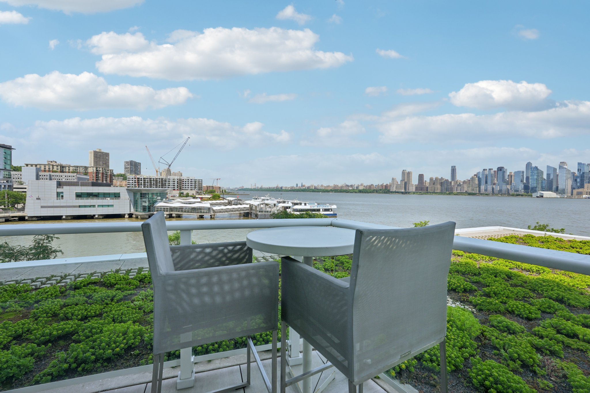 Ave at Port Imperial 305-0406-050.jpg