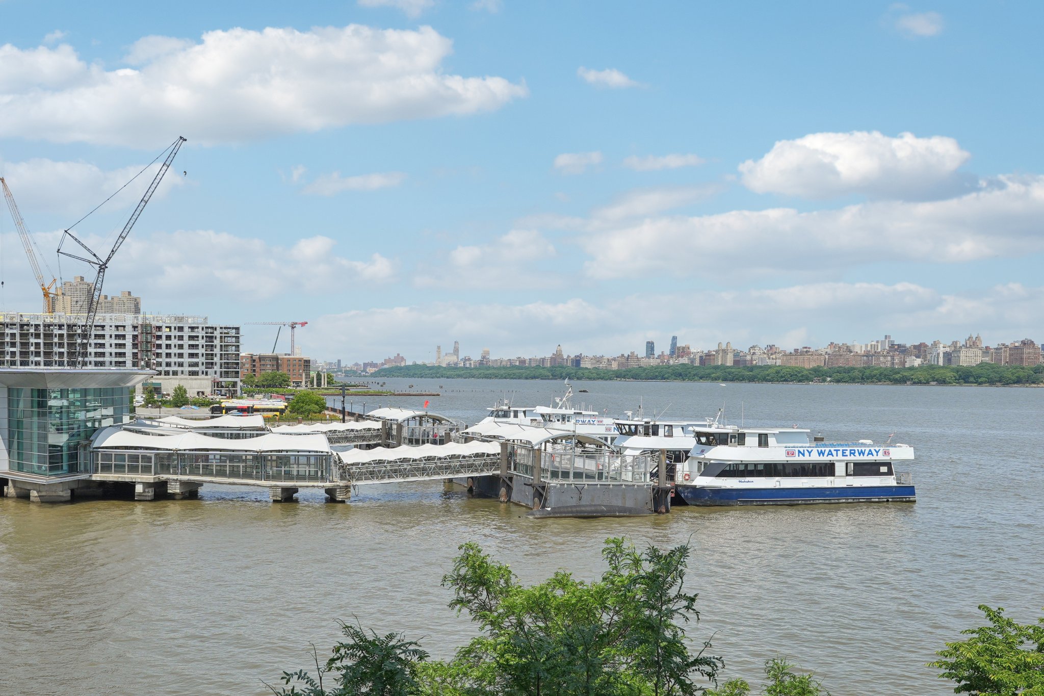 Ave at Port Imperial 305-0406-054.jpg