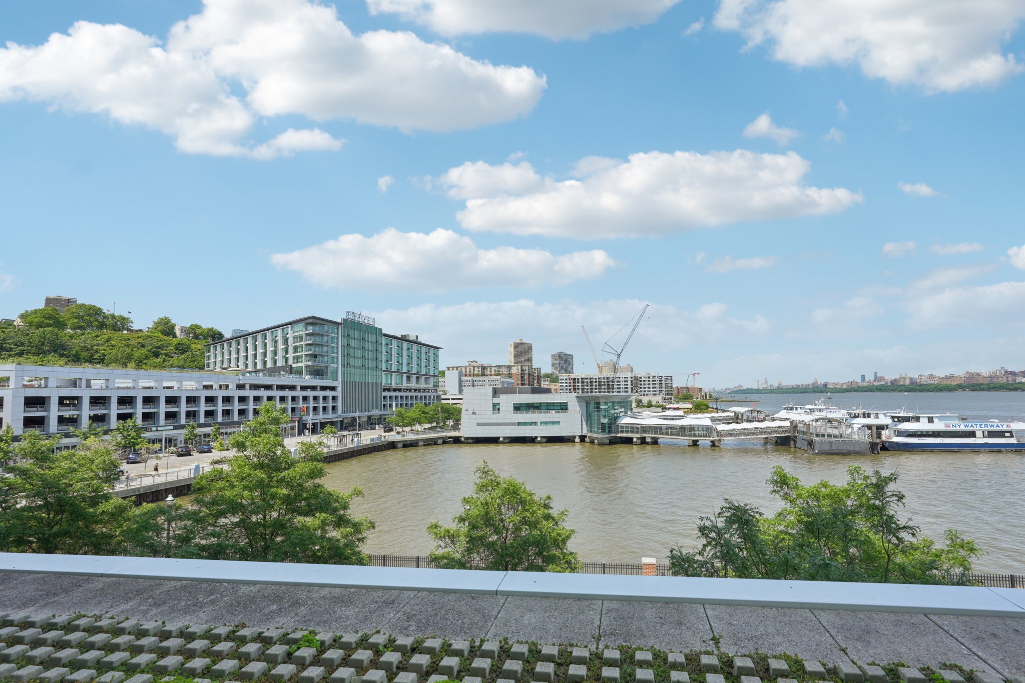 Ave at Port Imperial 305-0406-060.jpg