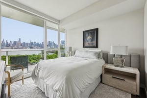 Ave at Port Imperial 305-1405-017.jpg