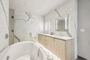 Ave at Port Imperial 305-1405-024.jpg