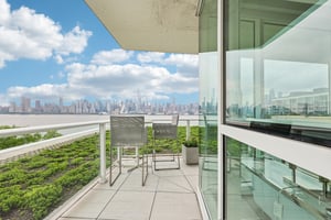 Ave at Port Imperial 305-1405-033.jpg