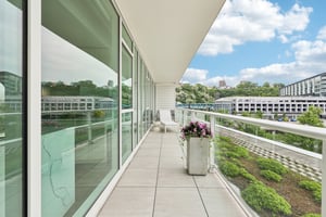 Ave at Port Imperial 305-1405-034.jpg
