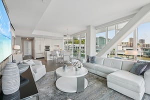 Ave at Port Imperial 305-0406-016.jpg