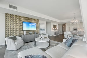 Ave at Port Imperial 305-0406-017.jpg