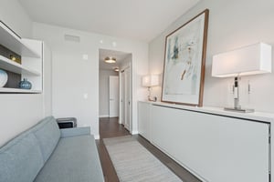 Ave at Port Imperial 305-0406-027.jpg