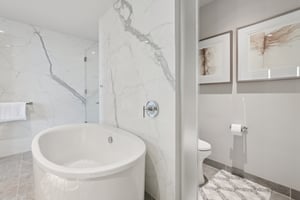 Ave at Port Imperial 305-0406-033.jpg