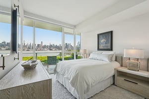 Ave at Port Imperial 305-0406-039.jpg