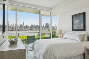Ave at Port Imperial 305-0406-041.jpg
