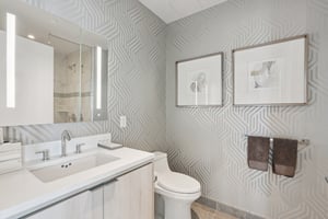 Ave at Port Imperial 305-0406-045.jpg