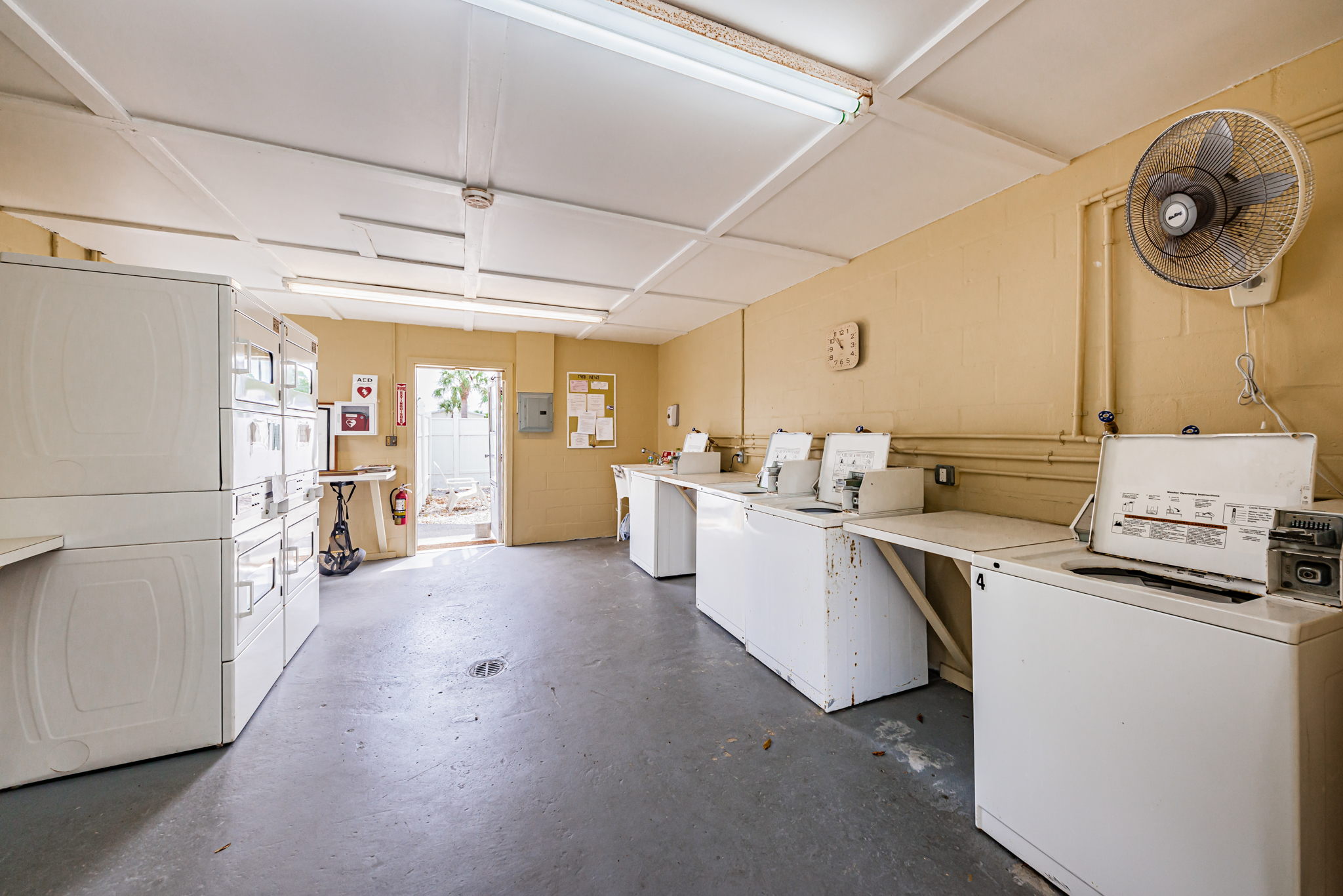 14-Community Laundry Room