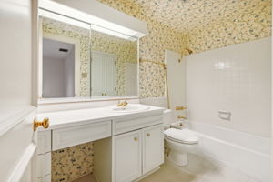  Photo 40