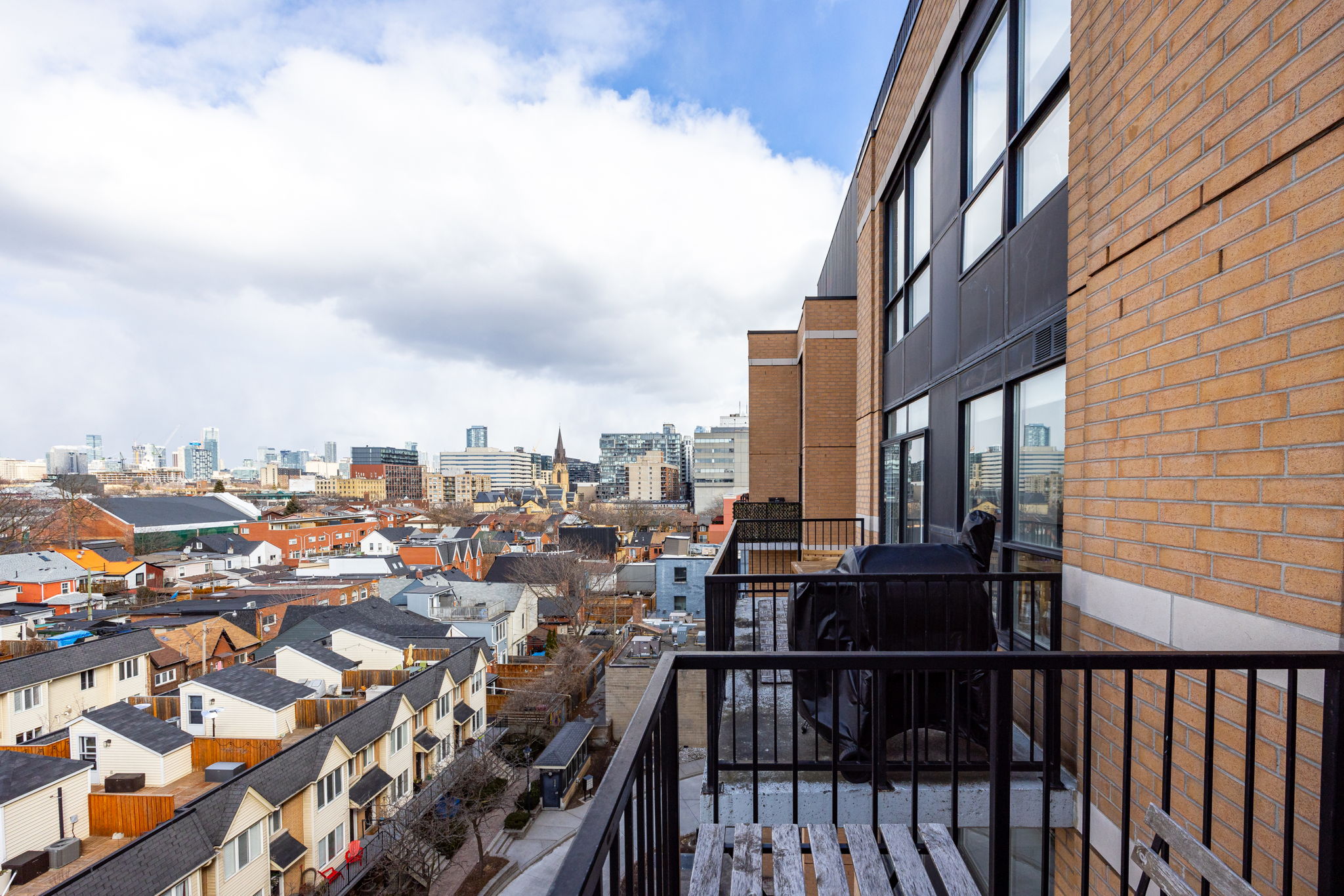 Toronto property showcase — delivered property photograph 24