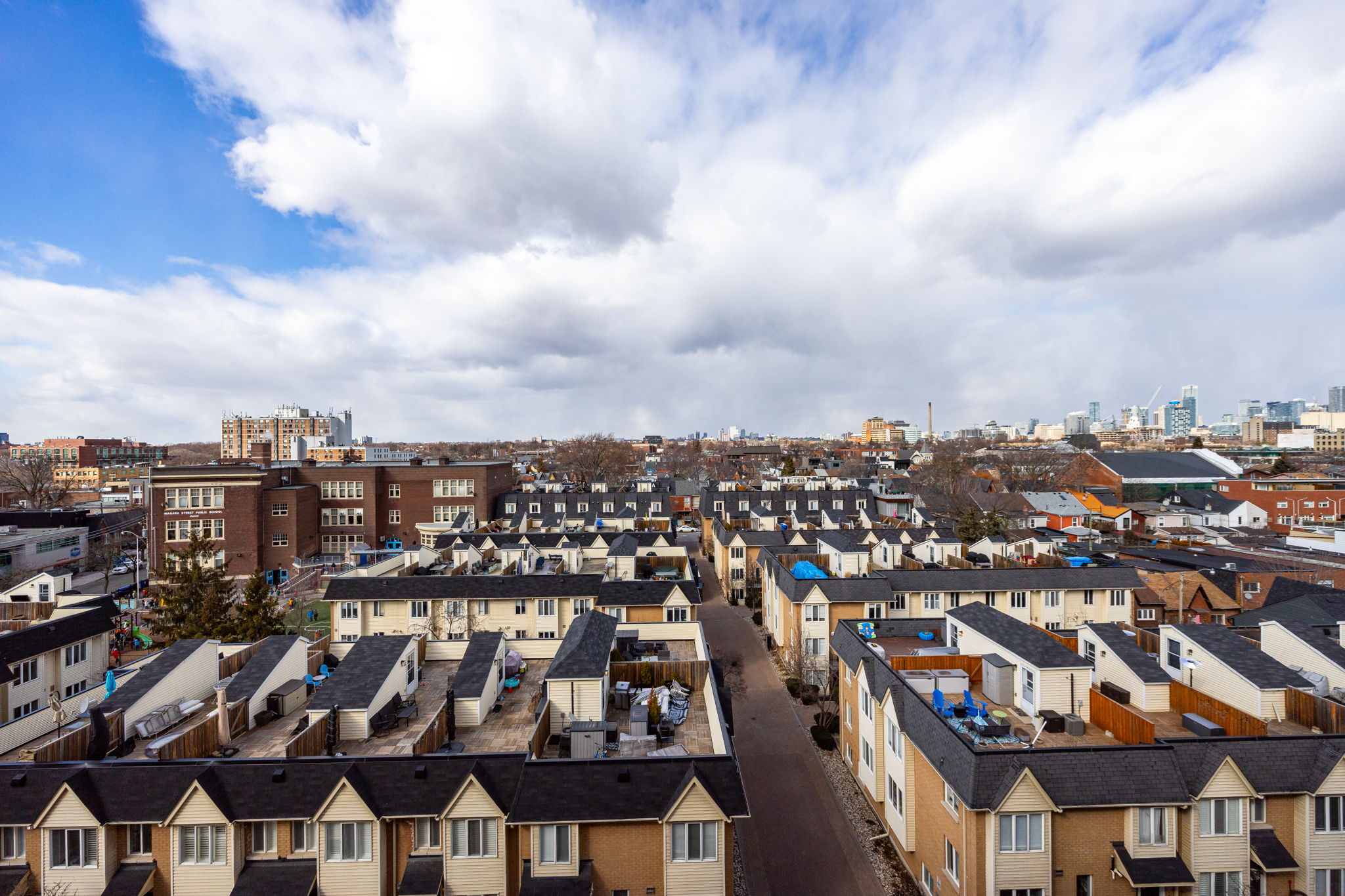 Toronto property showcase — delivered property photograph 25
