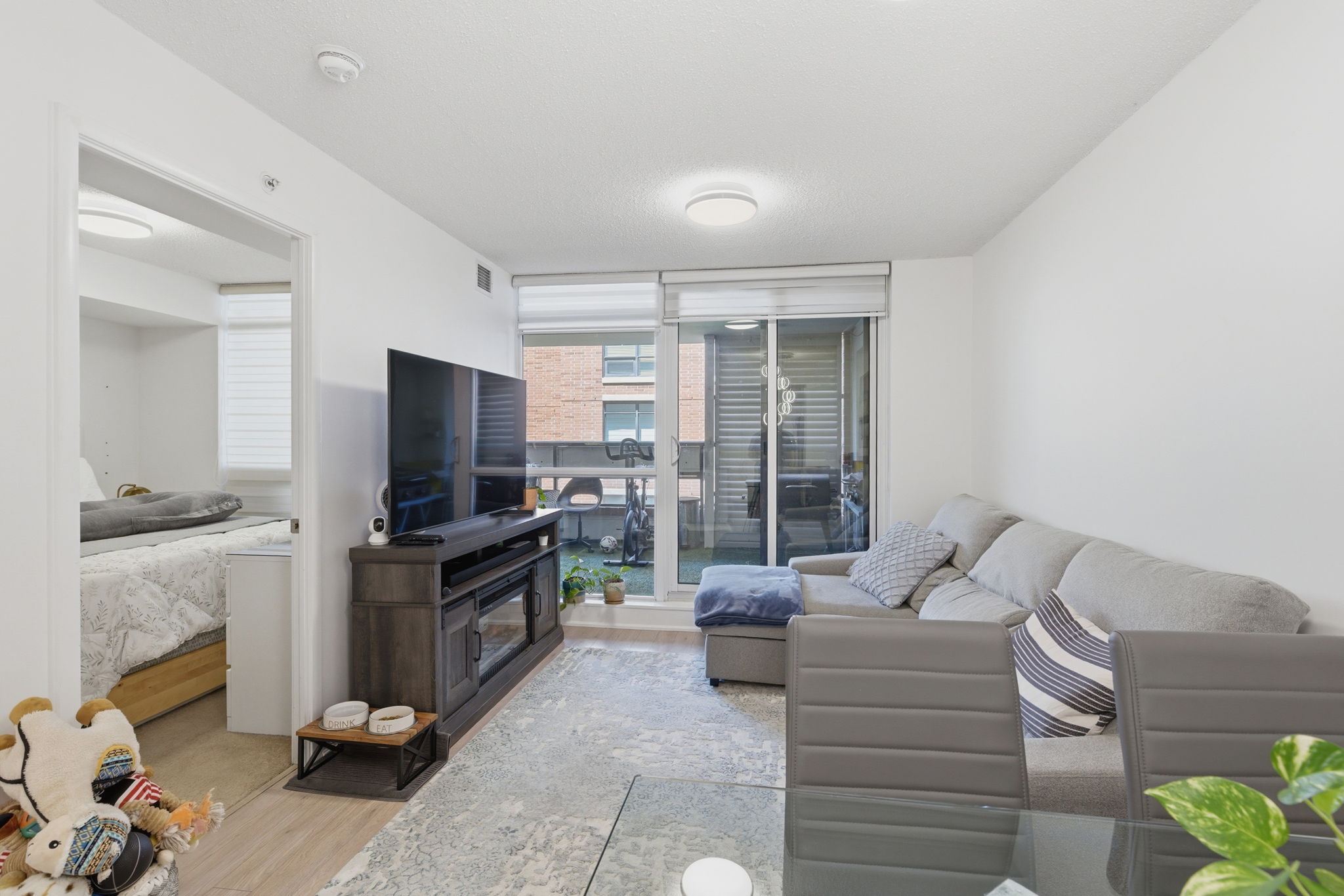 Property in Toronto — delivered property photograph 8