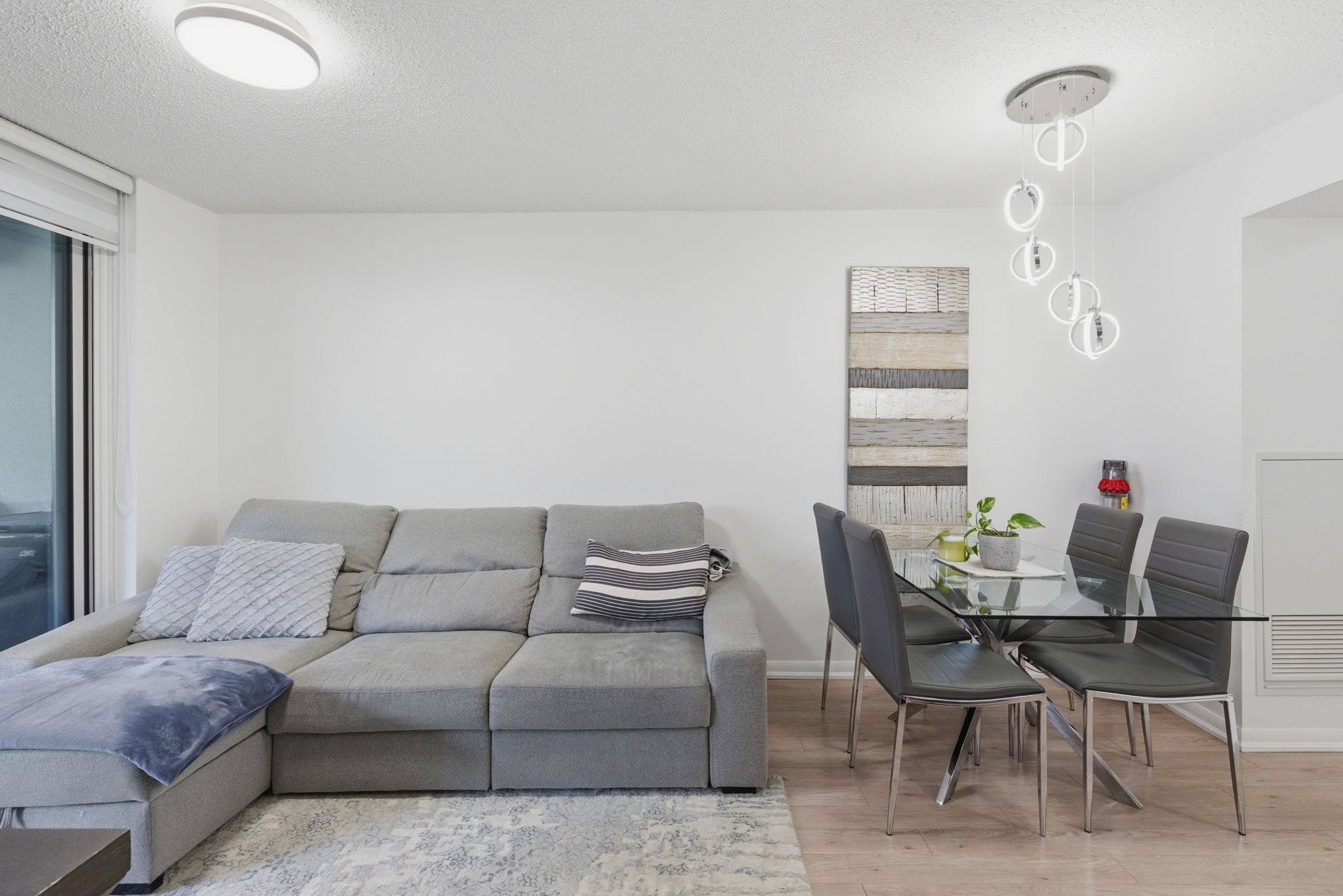 Property in Toronto — delivered property photograph 9