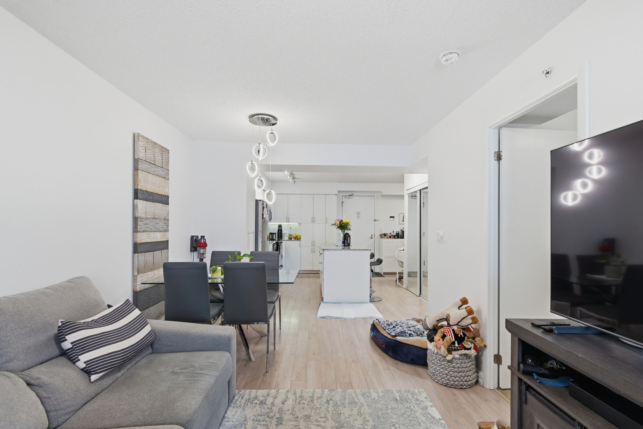 Property in Toronto — delivered property photograph 10