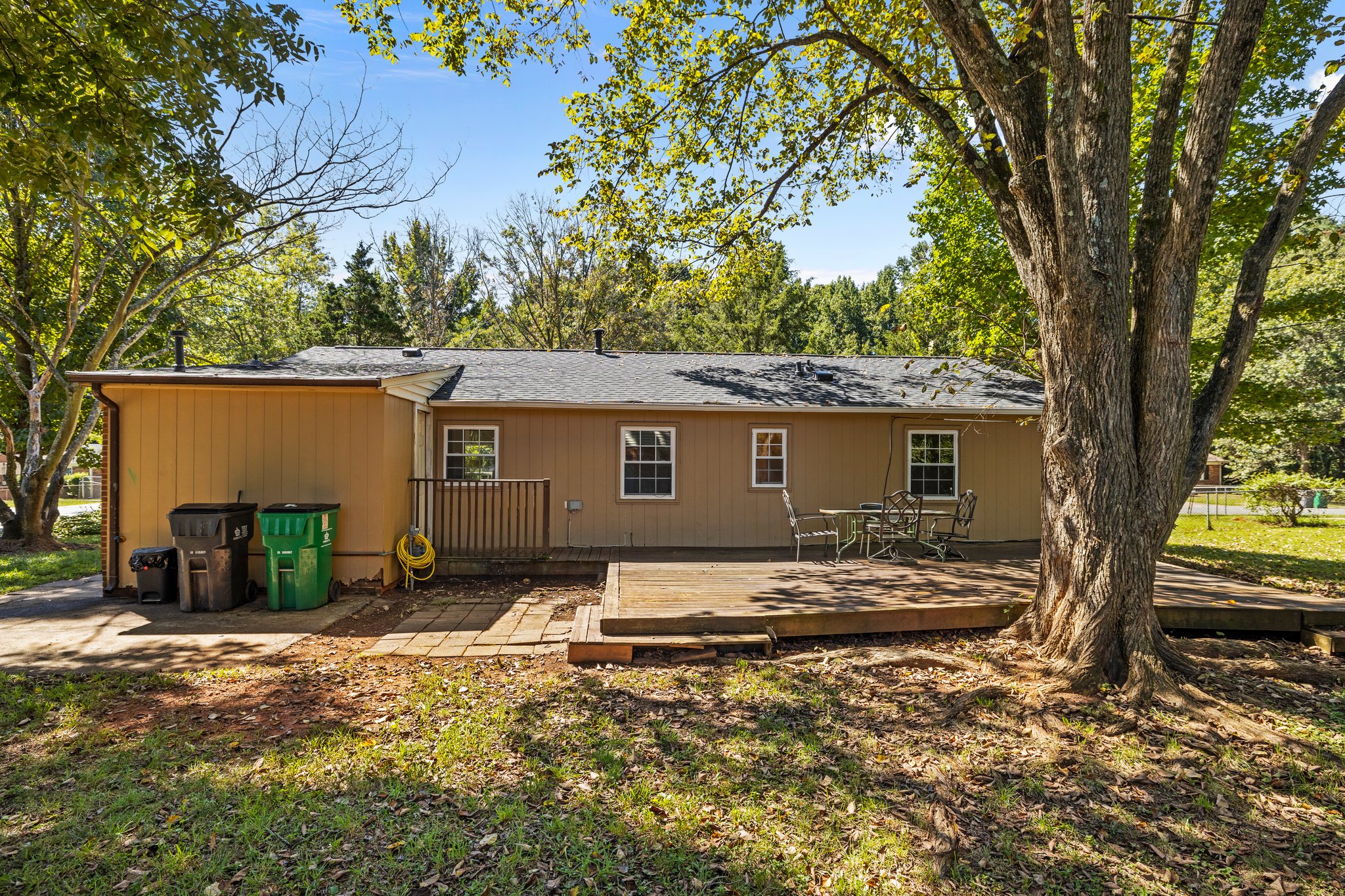 800 Milan Rd E, Charlotte, NC 28216, USA Photo 3