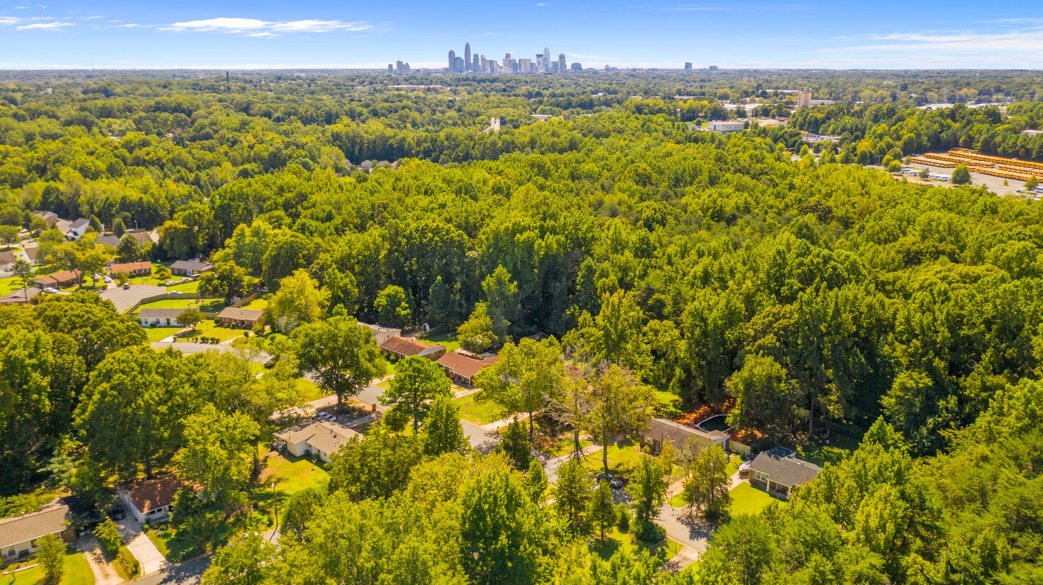 800 Milan Rd E, Charlotte, NC 28216, USA Photo 15