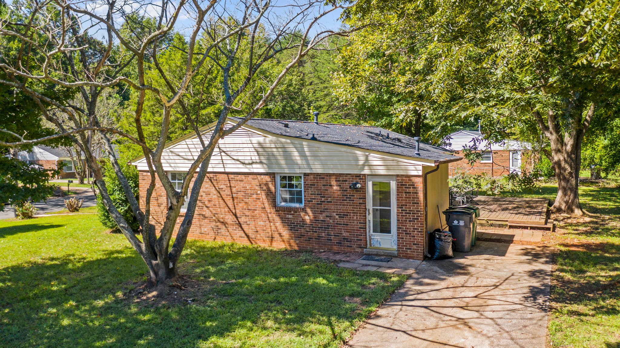 800 Milan Rd E, Charlotte, NC 28216, USA Photo 9