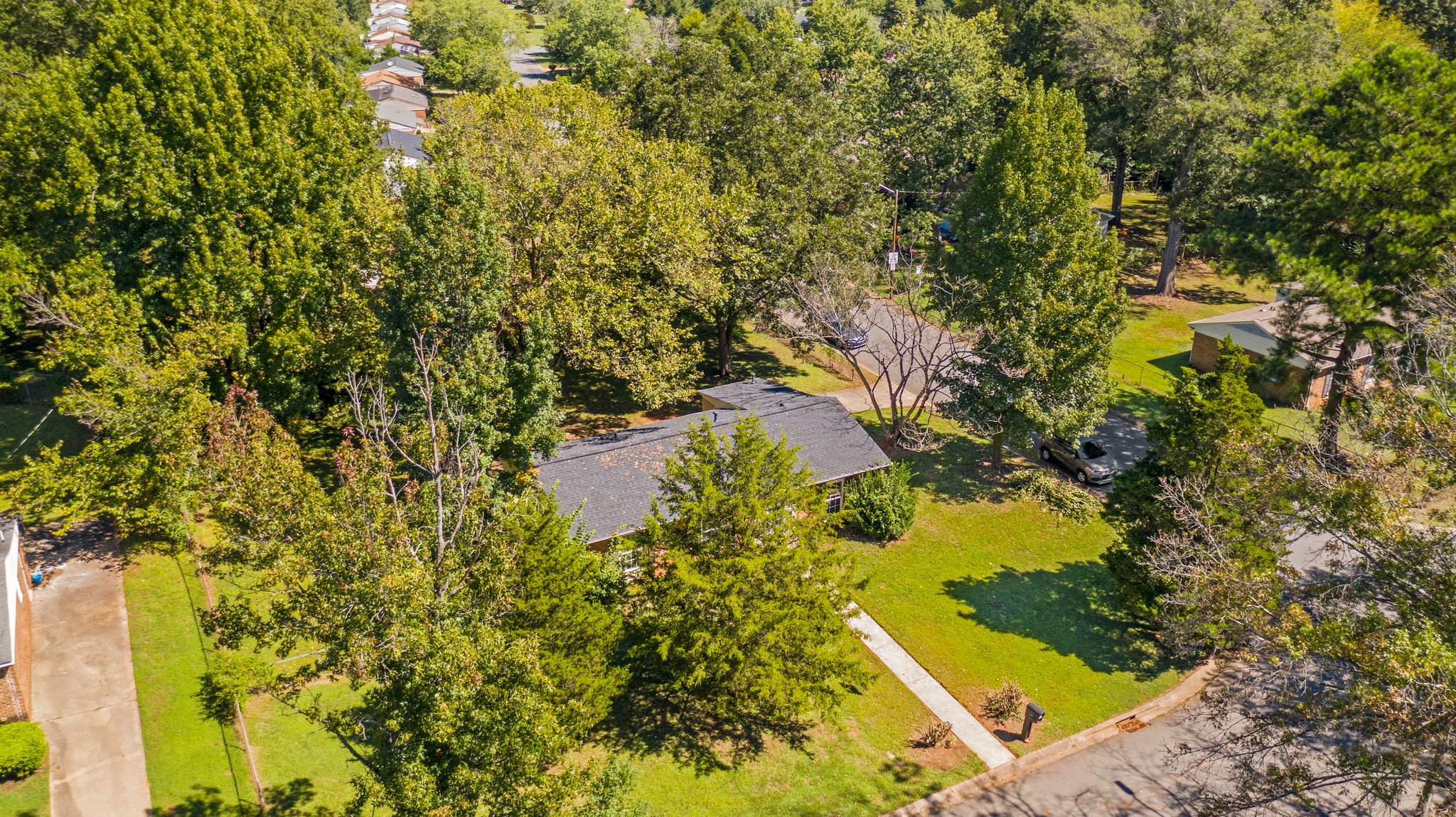 800 Milan Rd E, Charlotte, NC 28216, USA Photo 11