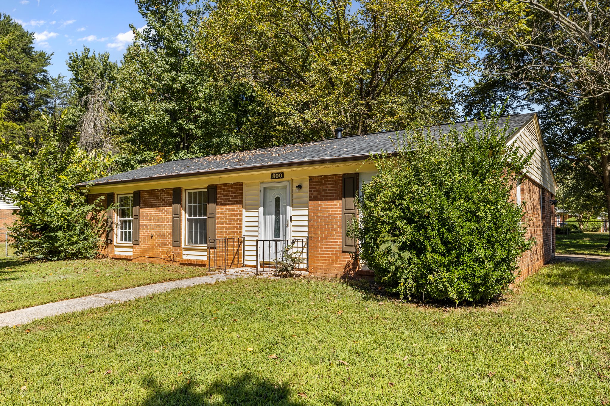 800 Milan Rd E, Charlotte, NC 28216, USA Photo 4